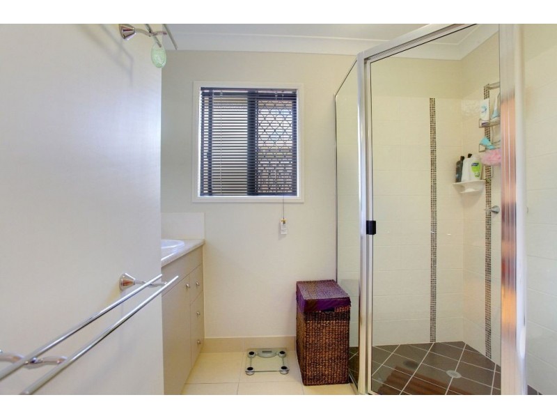 1 Mentmore Court, Bushland Beach QLD 4818