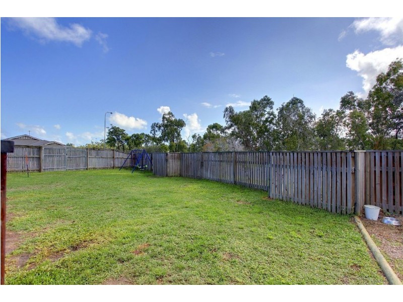 1 Mentmore Court, Bushland Beach QLD 4818