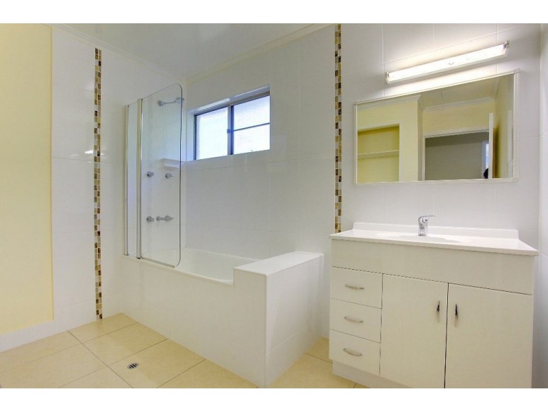 82 Alligator Creek Road, Alligator Creek QLD 4816