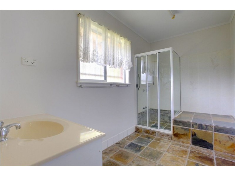 71 Bainbridge Street, Heatley QLD 4814