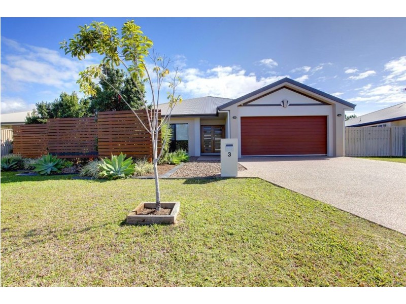 3 Bluff Street, Bushland Beach QLD 4818