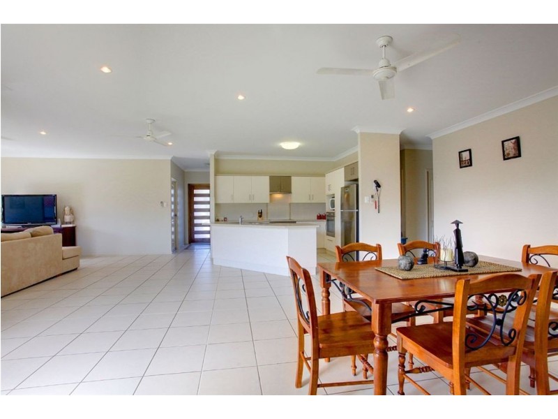3 Bluff Street, Bushland Beach QLD 4818