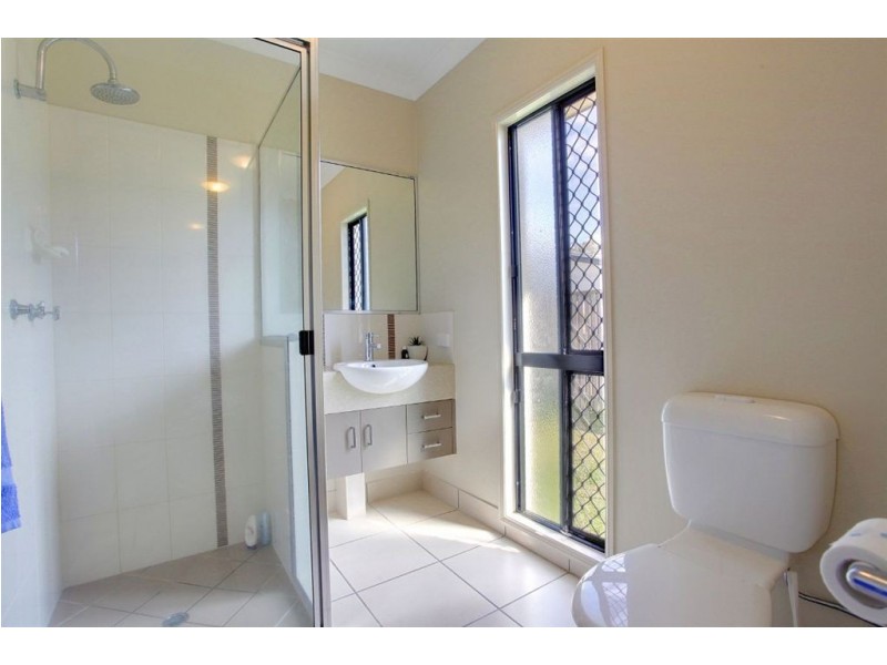 3 Bluff Street, Bushland Beach QLD 4818