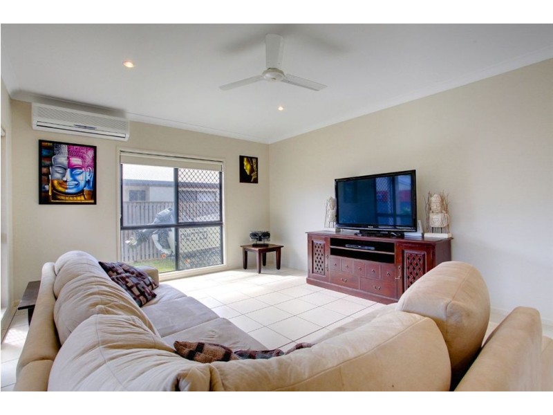 3 Bluff Street, Bushland Beach QLD 4818