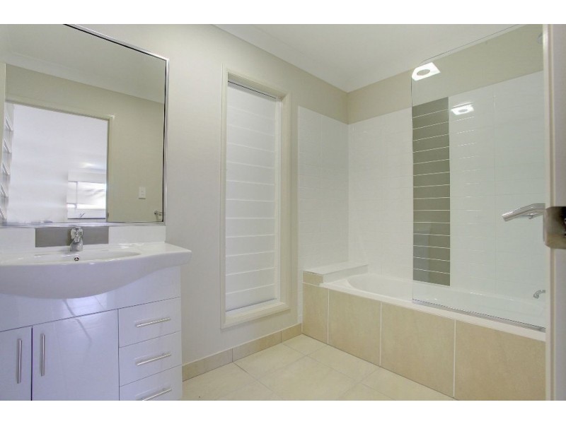 2 Atwood Street, Mount Low QLD 4818