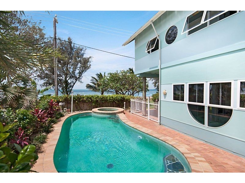 63 Cay Street, Saunders Beach QLD 4818