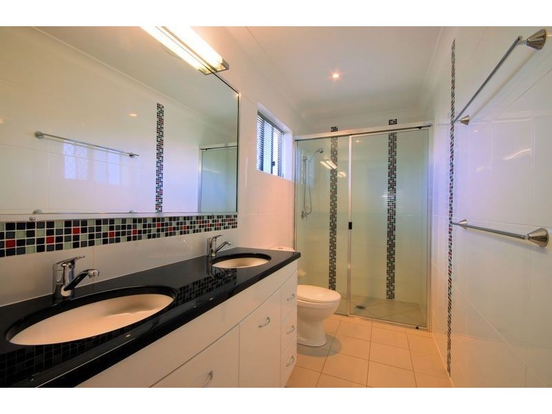 24 Anchorage Circuit, Bushland Beach QLD 4818