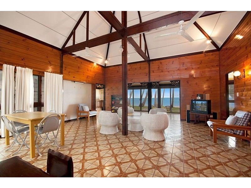 28 Reef Street, Saunders Beach QLD 4818