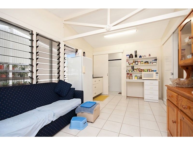 28 Reef Street, Saunders Beach QLD 4818