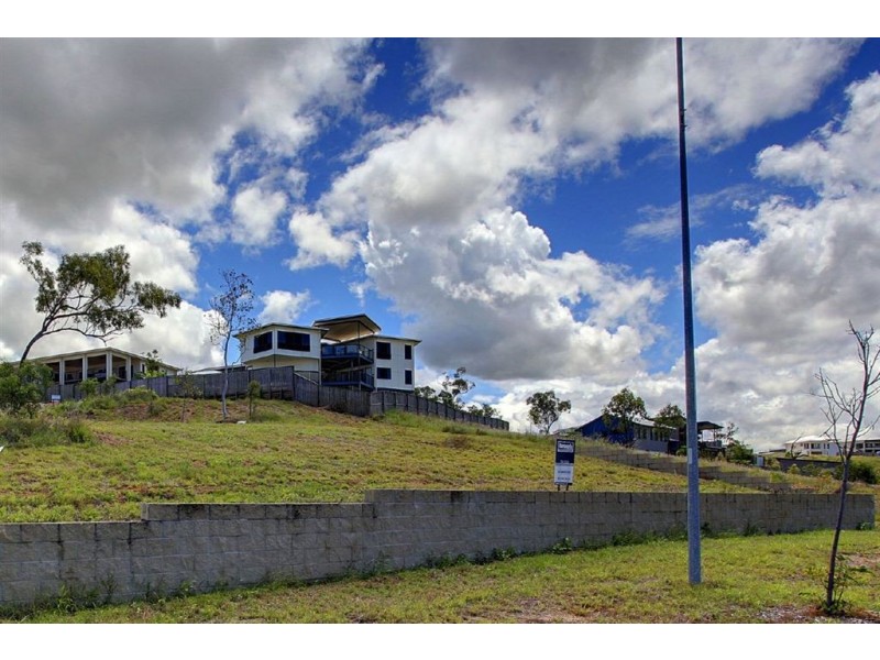 39 Shutehaven Circuit, Bushland Beach QLD 4818