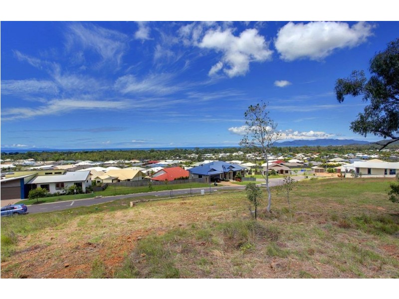 39 Shutehaven Circuit, Bushland Beach QLD 4818