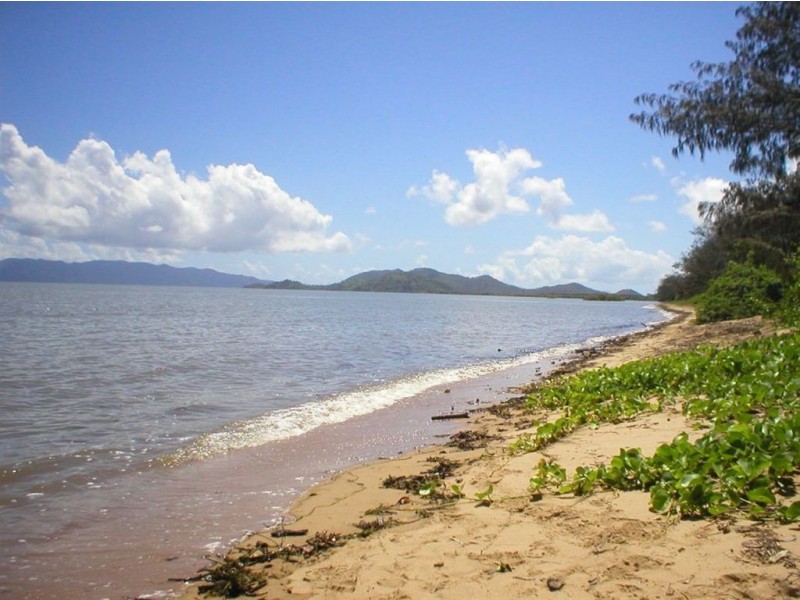 51 Waterview Drive, Bushland Beach QLD 4818