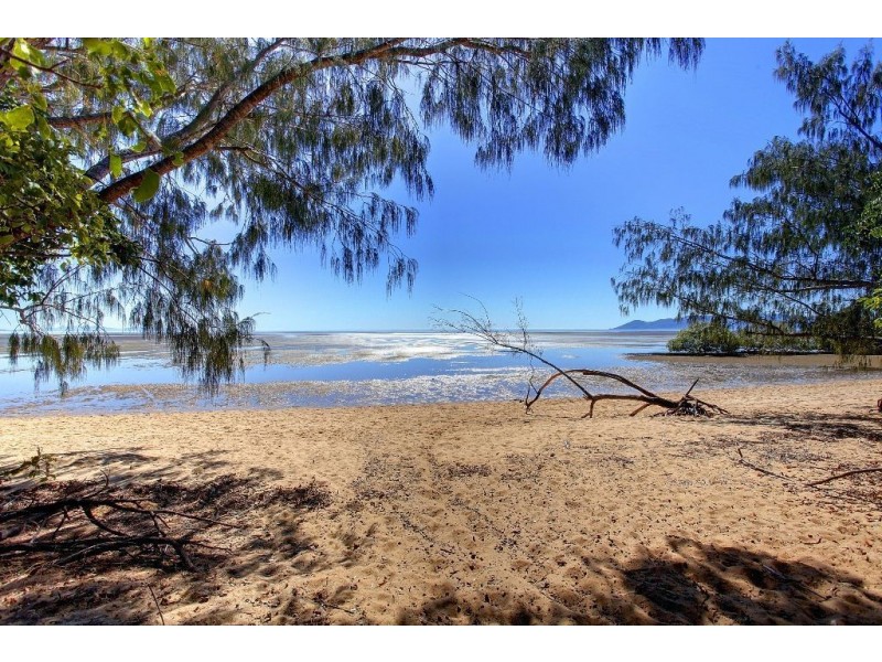 51 Waterview Drive, Bushland Beach QLD 4818