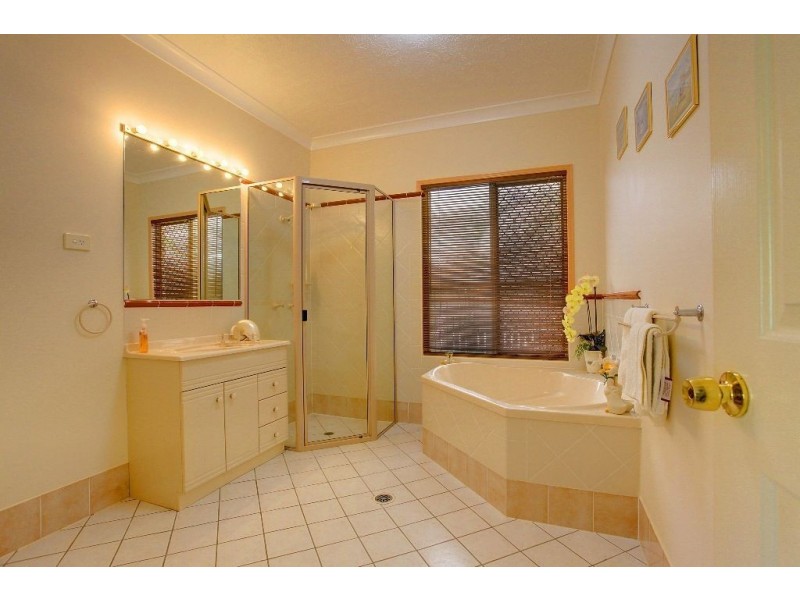 51 Waterview Drive, Bushland Beach QLD 4818