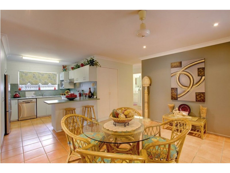 4 Whitsunday Drive, Kirwan QLD 4817