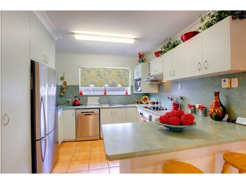 4 Whitsunday Drive, Kirwan QLD 4817