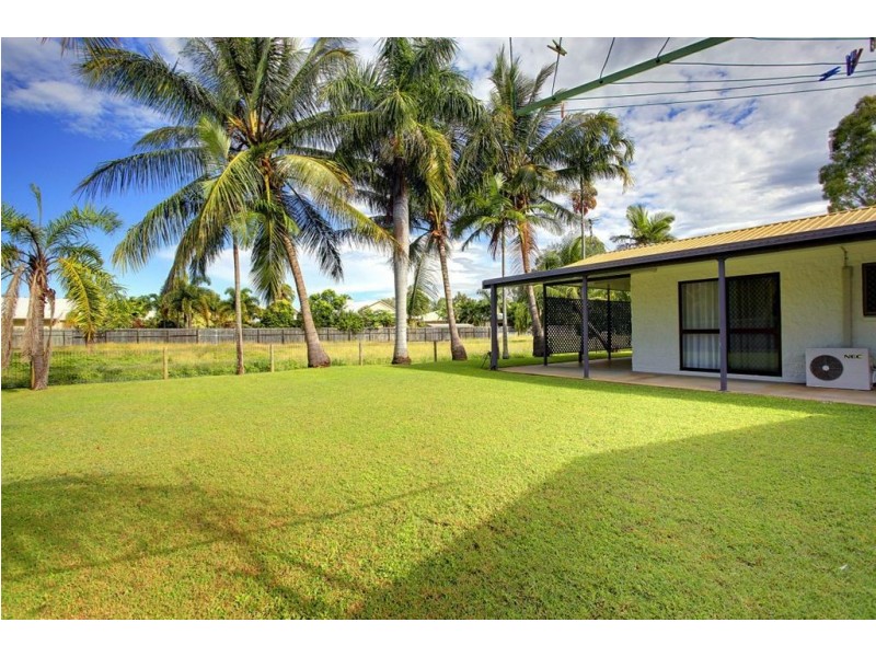 36 Manuka Court, Bushland Beach QLD 4818