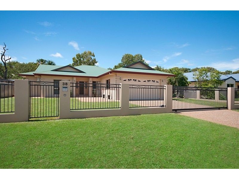 38 Pacific Avenue, Bushland Beach QLD 4818