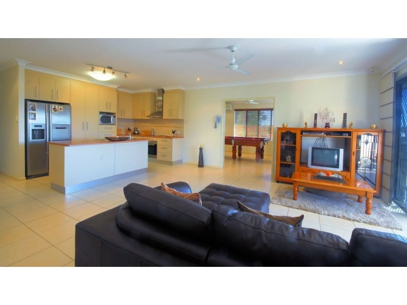 105 Shutehaven Circuit, Bushland Beach QLD 4818