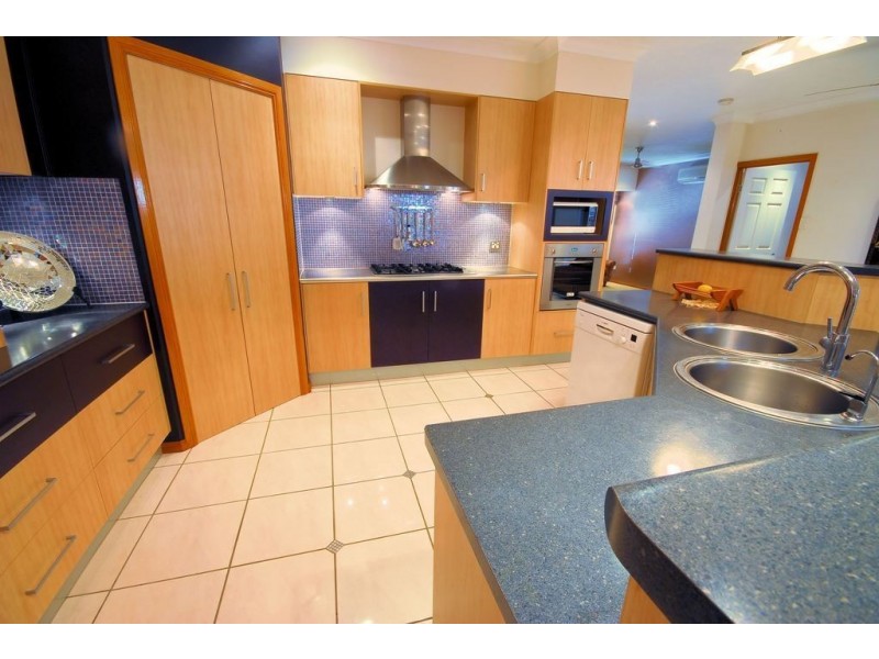 10 Kiandra Place, Mount Louisa QLD 4814