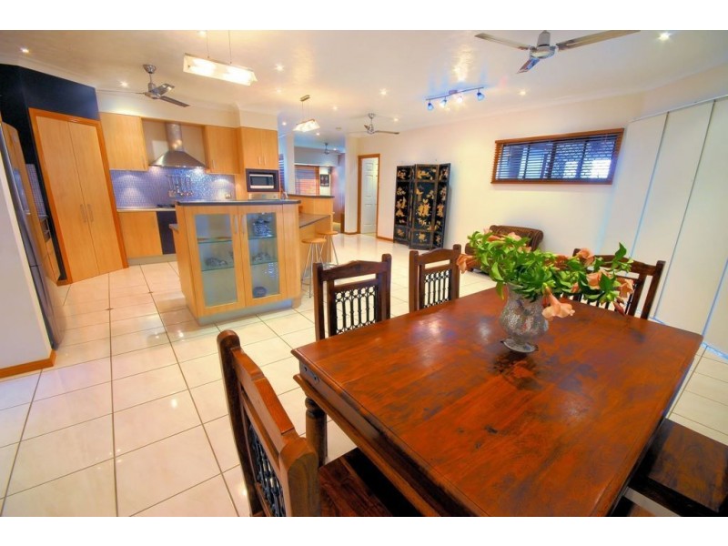 10 Kiandra Place, Mount Louisa QLD 4814