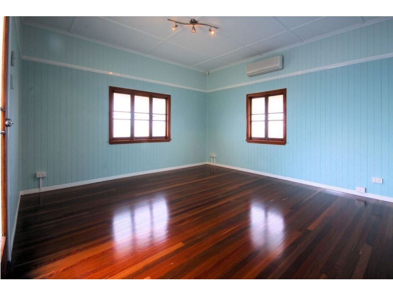 141 Ross River Road, Mundingburra QLD 4812