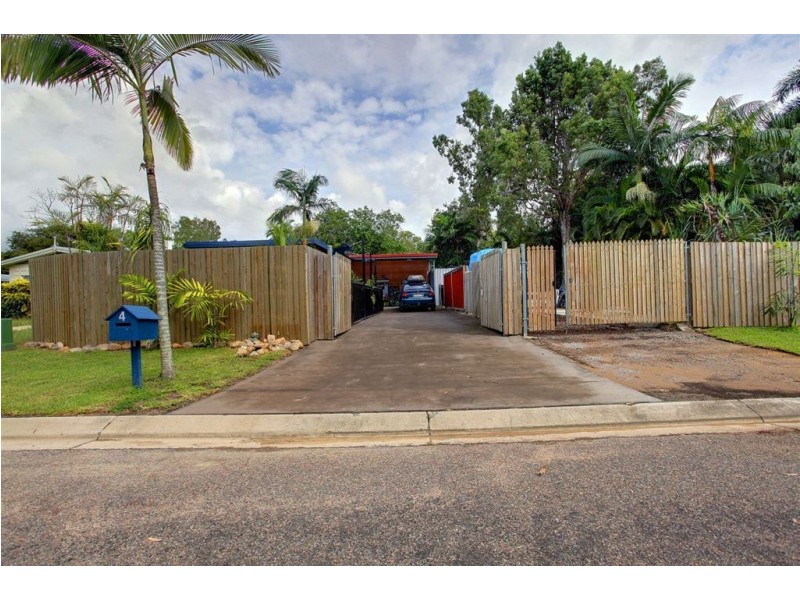 4 Lady Elliot Court, Toomulla QLD 4816