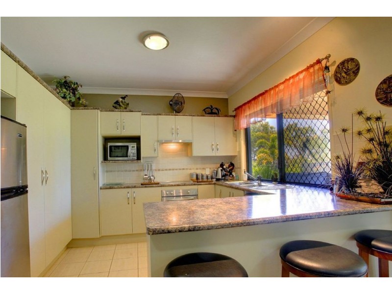 44 Dungurra Place, Bushland Beach QLD 4818