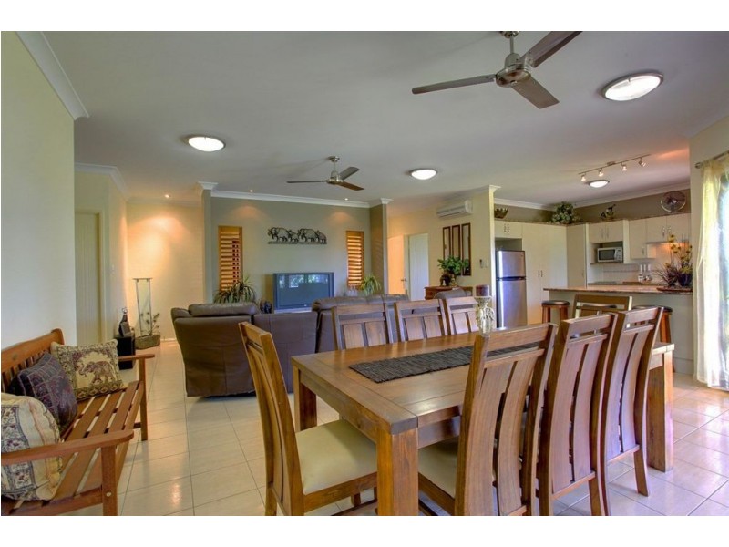 44 Dungurra Place, Bushland Beach QLD 4818