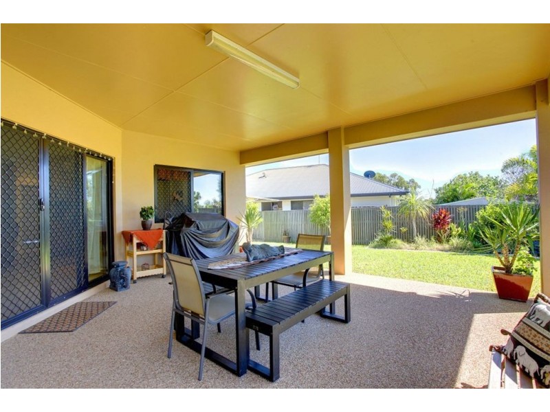 44 Dungurra Place, Bushland Beach QLD 4818