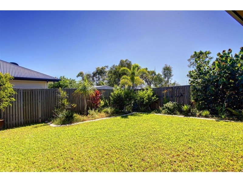 44 Dungurra Place, Bushland Beach QLD 4818