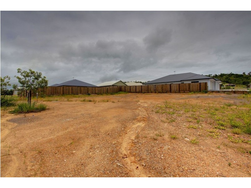 1 Cowrie Court, Bushland Beach QLD 4818