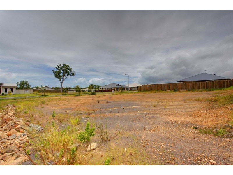 1 Cowrie Court, Bushland Beach QLD 4818