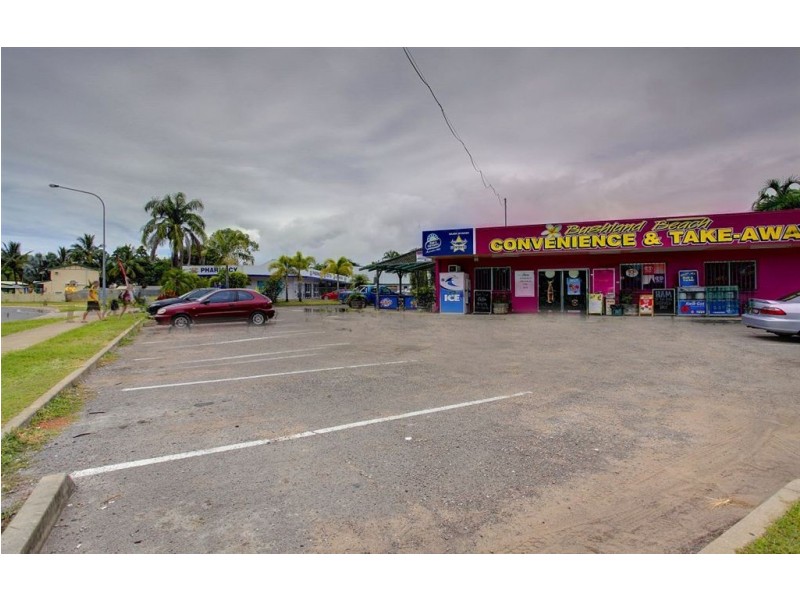 1 Cowrie Court, Bushland Beach QLD 4818