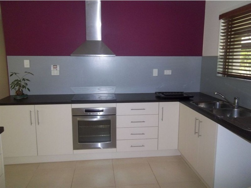 75 Mount Low Parkway, Bushland Beach QLD 4818