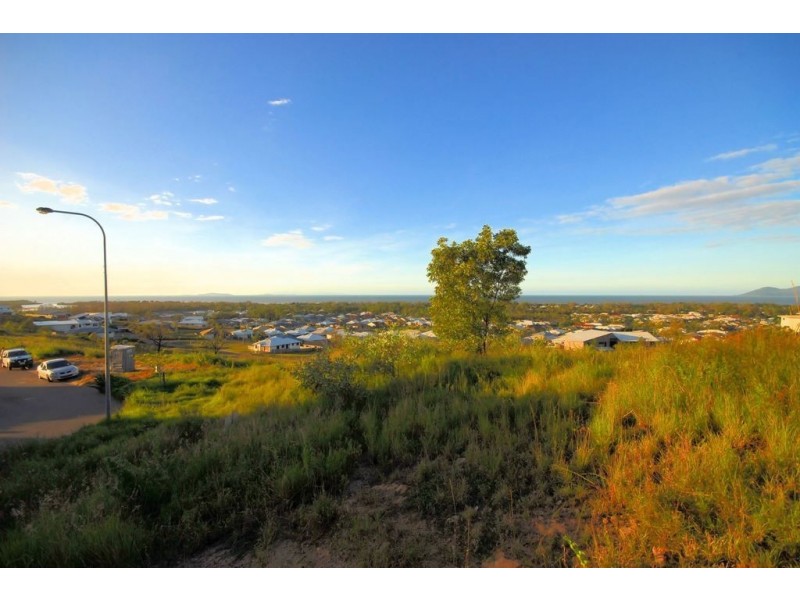 6 Cashell Crescent, Bushland Beach QLD 4818