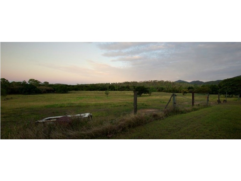 55 Alligator Creek Road, Alligator Creek QLD 4816