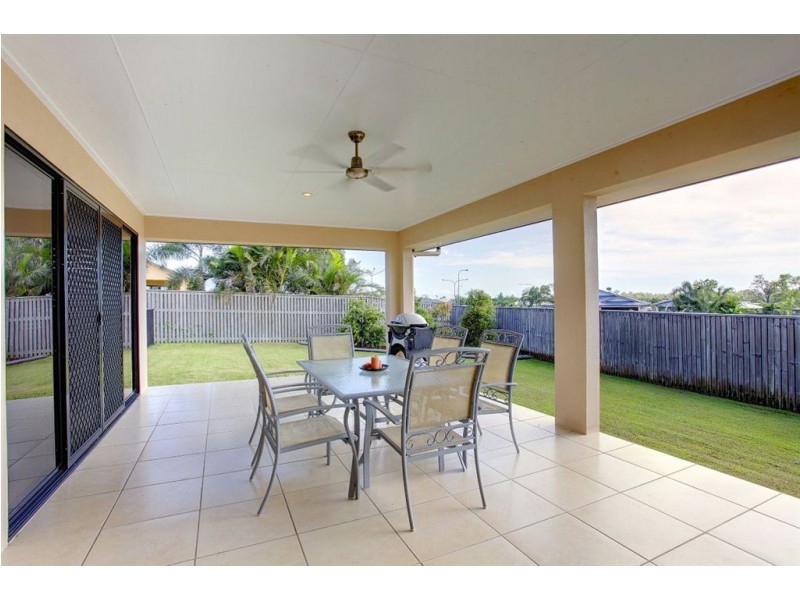 6 Minstrel Court, Bushland Beach QLD 4818