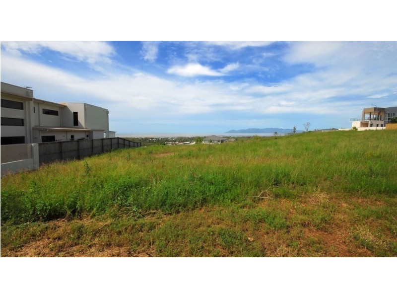 100 Goicoechea Drive, Bushland Beach QLD 4818