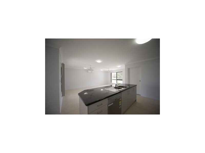 22 Currawinya Court, Bushland Beach QLD 4818