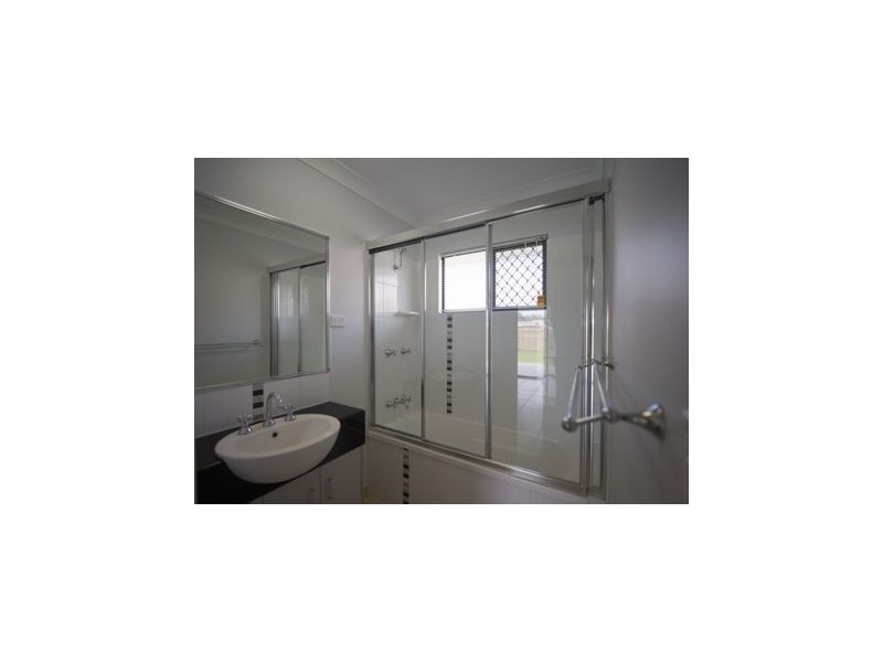 22 Currawinya Court, Bushland Beach QLD 4818