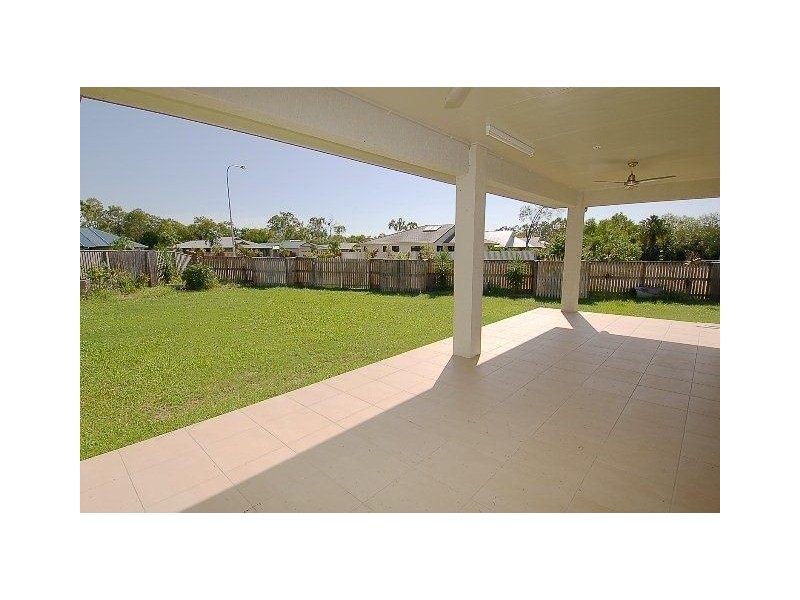 21 Coolaree Drive, Bushland Beach QLD 4818