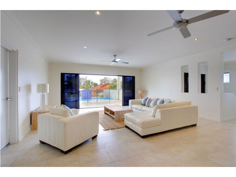 49 Waterview Drive, Bushland Beach QLD 4818
