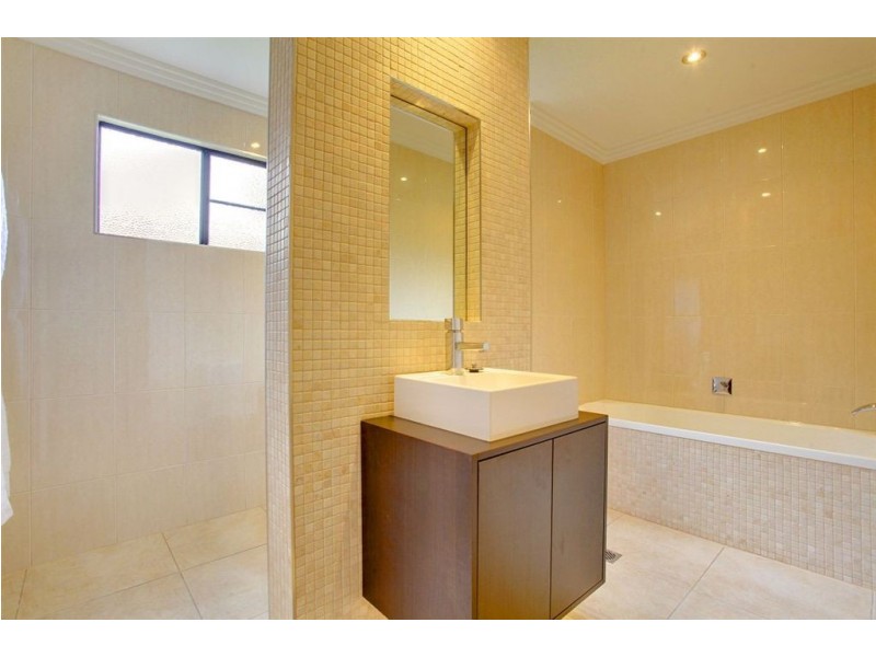 49 Waterview Drive, Bushland Beach QLD 4818