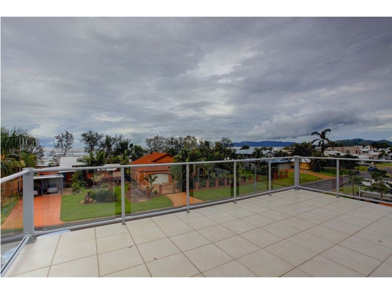 49 Waterview Drive, Bushland Beach QLD 4818