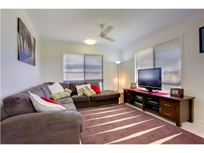 42 Dungurra Place, Bushland Beach QLD 4818