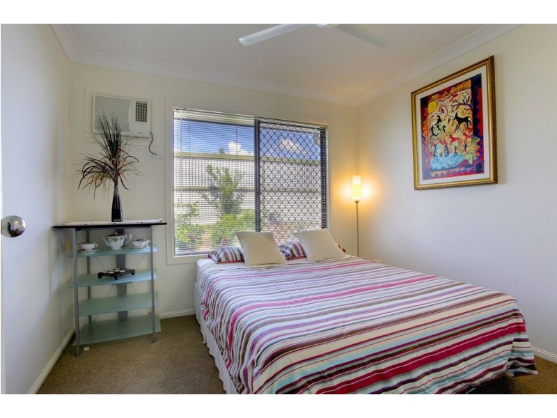 42 Dungurra Place, Bushland Beach QLD 4818