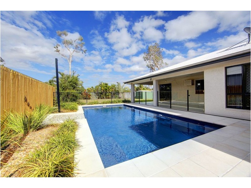 4 Marita Court, Bushland Beach QLD 4818