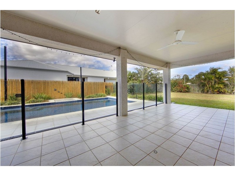 4 Marita Court, Bushland Beach QLD 4818