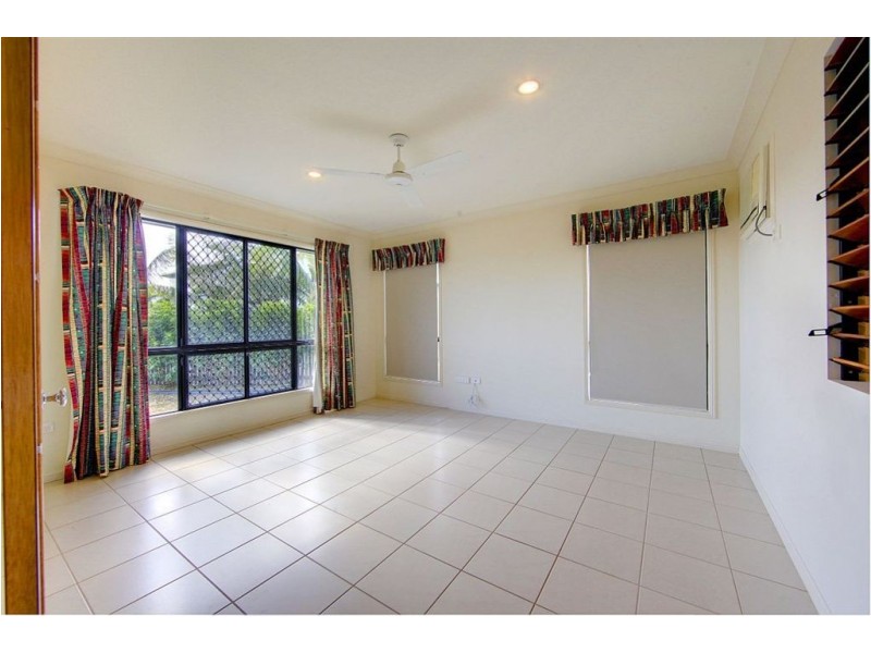 4 Marita Court, Bushland Beach QLD 4818
